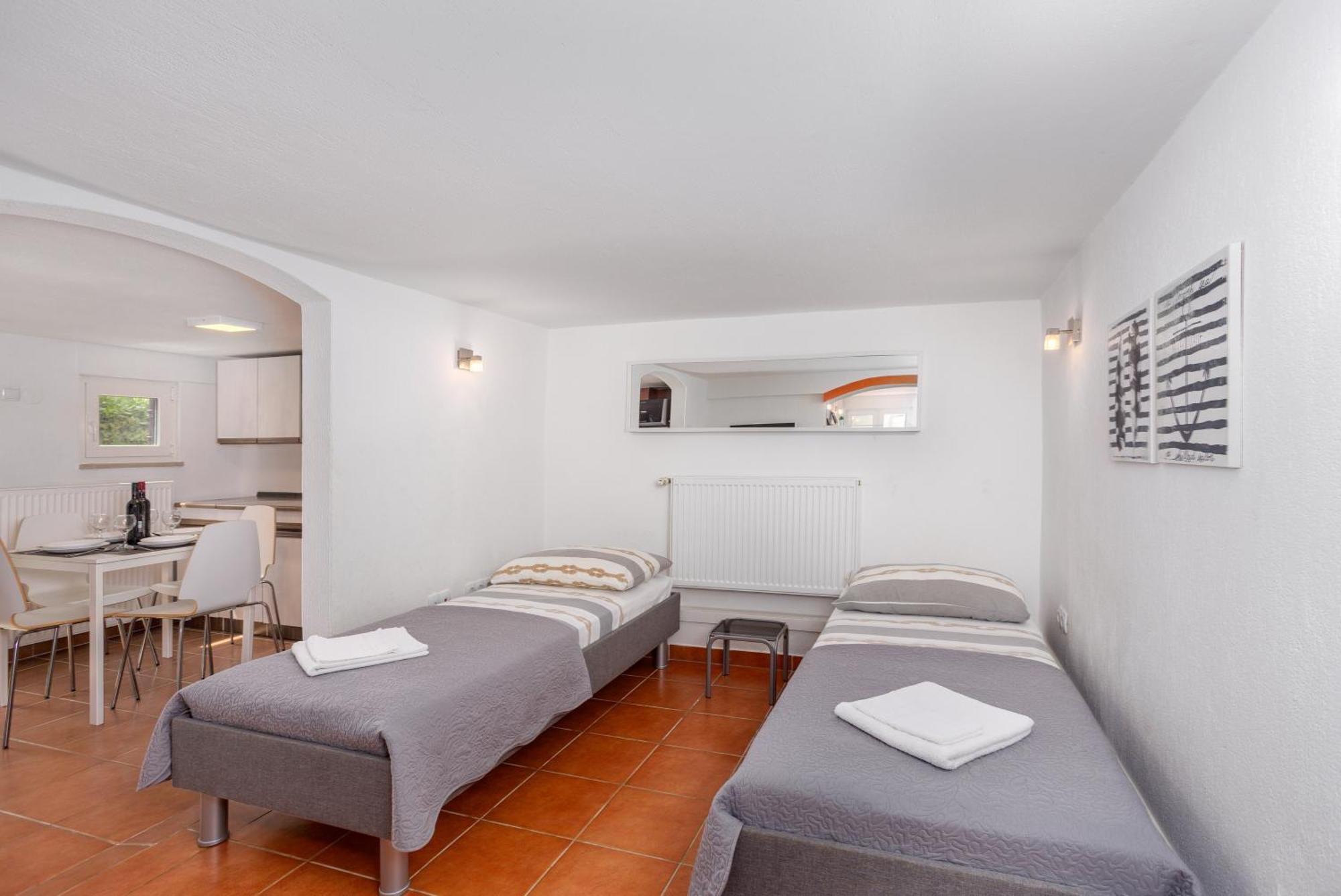 Apartments Villa Temer Pinezići Εξωτερικό φωτογραφία