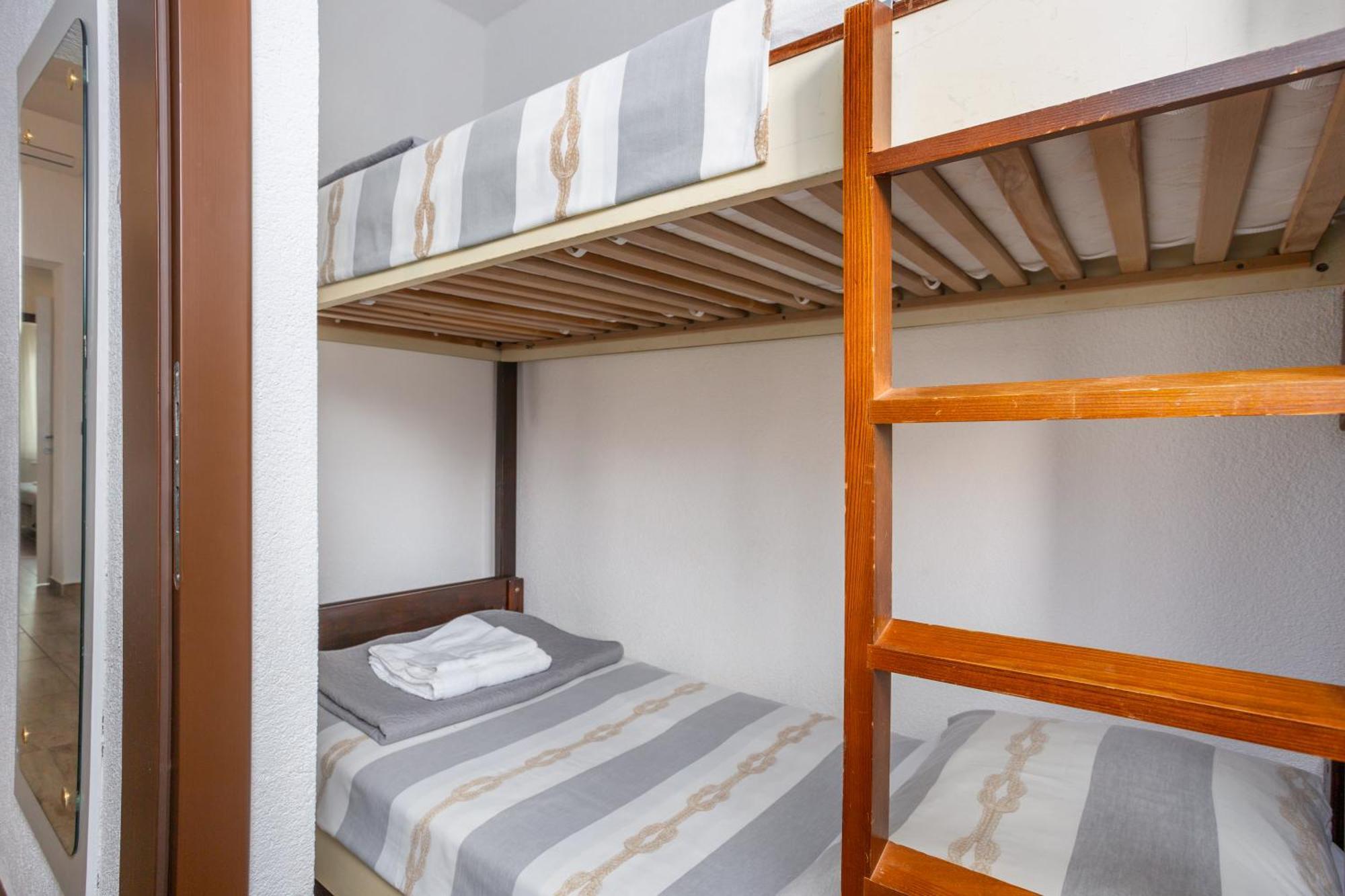 Apartments Villa Temer Pinezići Εξωτερικό φωτογραφία