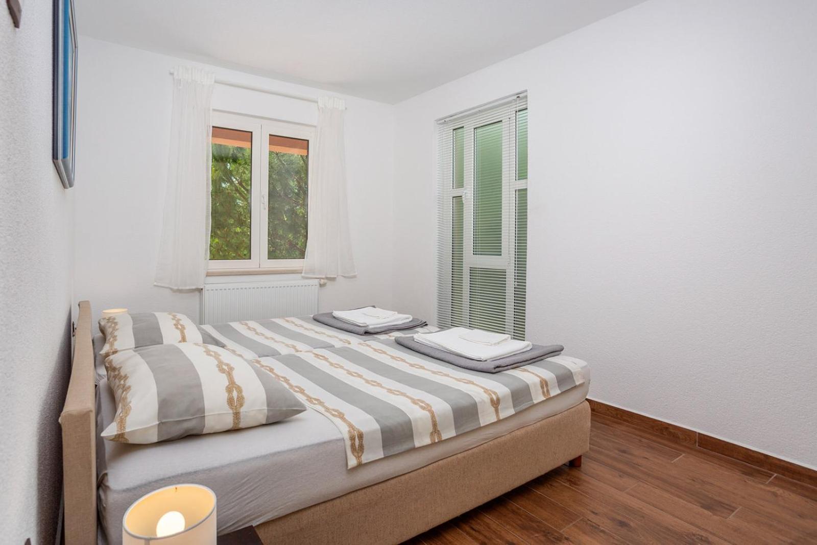 Apartments Villa Temer Pinezići Εξωτερικό φωτογραφία